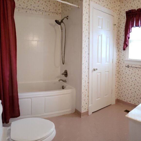 Shower Curtain AND Matching Window Valance - Picture 4 of 7